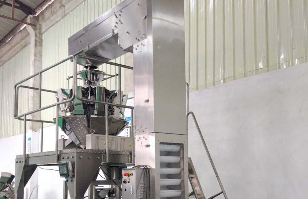 Automatic vertical multi-head combination weigher packaging machine (1)