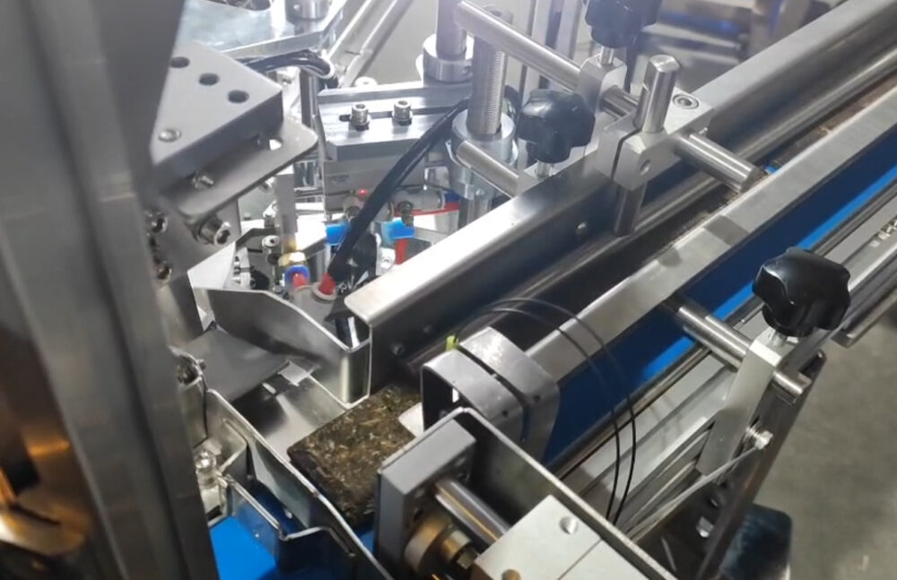 pouch packing machine